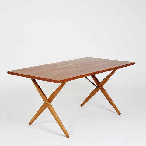 Hans J. Wegner: Dining table