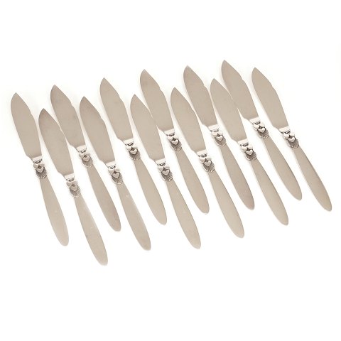 Set of 12 Georg Jensen Cactus sterlingsilber fish 
knifes. L: 19,5cm