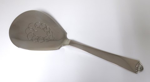 Hans Hansen. Silver (830). Arvesölv no.4. Cake server. Length 21.5 cm.