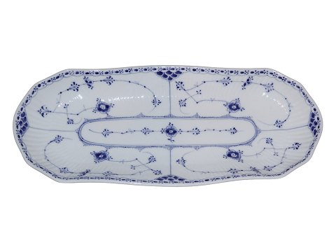 Blue Fluted Half Lace
Large, oblong platter