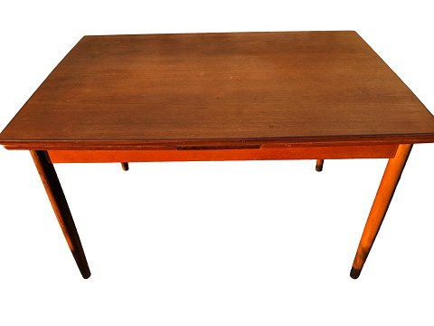 Teak dining table
DKK 1750