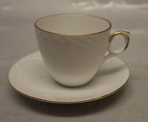 1275-528 Cup, Mocha 5.5 x 6.5 cm (054) & saucer 10.5 cm (055) (054)
Royal Copenhagen 1275 White Half Lace with gold rim