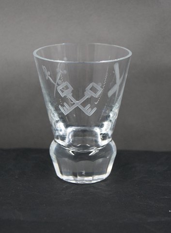 Danish freemason glass schnapps glass engraved with freemason symbols, on an edge-cutted foot