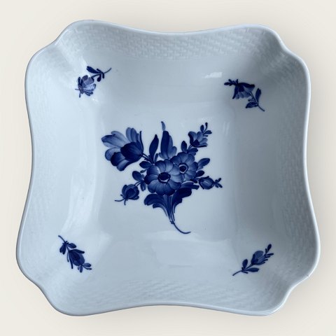 Royal Copenhagen
Geflochtene blaue Blume
Kartoffelschale
#10/ 8063
*425 DKK