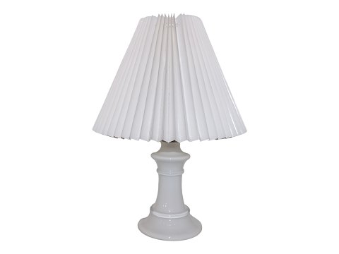 Holmegaard
Small white glass Michelle table lamp with Le Klint shade