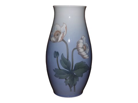 Bing & Grøndahl
Vase med hvide blomster