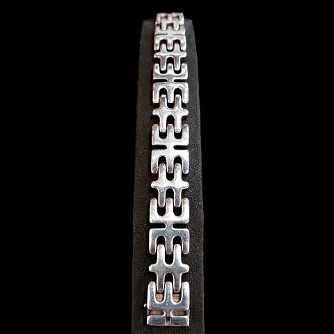 Georg Jensen, Edvard Kindt-Larsen; A bracelet in sterling silver #103