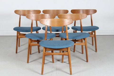 Hans J. Wegner
6 spisestuestole CH 30 
af egetræ
