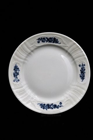 Royal Copenhagen Juliane Marie Blue Flower dinner plate.
RC# 10/12012...