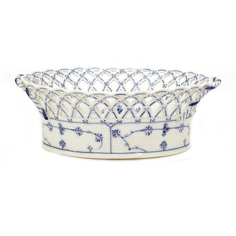 Royal Copenhagen Zwiebelmusster Flechtschale 1055. 
1. Gang. H: 9cm. L: 26cm