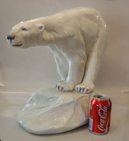 820 Huge Polar bear on the rock 40 x 50 cm Illegible mark - European porcelain