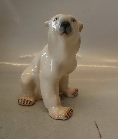 Soeholm 795-2 Sitting Polar bear 16 x 14 cm