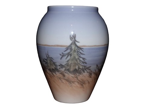 Royal Copenhagen
Smaller vase with landscape