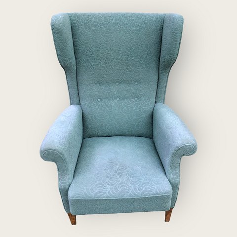Upholstered armchair with ear flaps
DKK 3700
