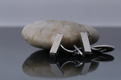 Cufflinks from Georg Jensen in 925 Sterling silver. Nice minimalistic design.