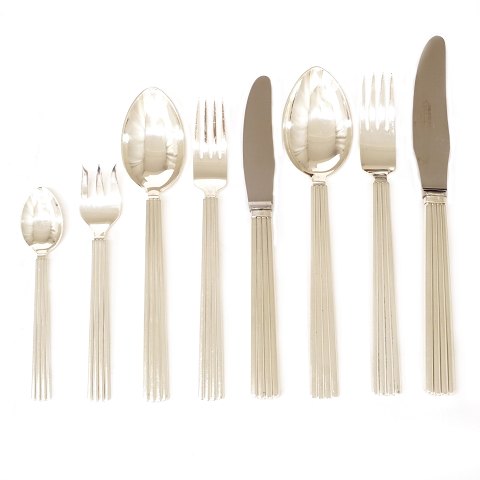 Georg Jensen sterlingsilver Bernadotte cutlery for 
12 persons by Sigvard Bernadotte. 128 pieces