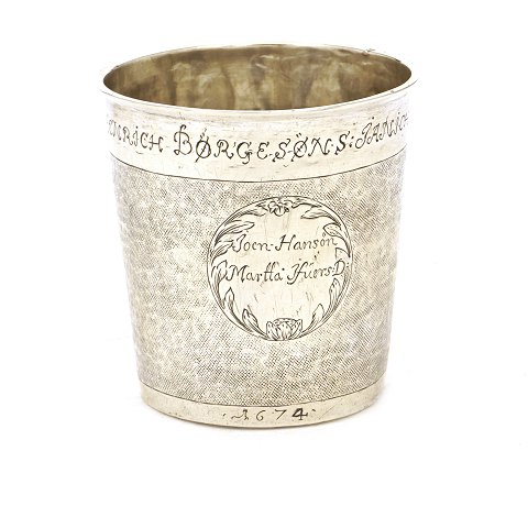 Danish Baroque snake skin silver cup dated 1674. 
H: 7,3cm. W: 80,1gr