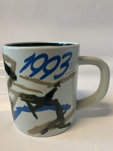 Royal Copenhagen Earthenware, Årskrus Large
Year 1993
Height 11.5 cm.