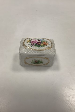 Royal Copenhagen Box with lid with Juliane Marie Mark from 1940