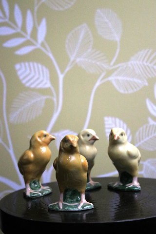 Bing & Grondahl porcelain figure of a small "Easter" chicken. H: 6cm. 
B&G# 2587...