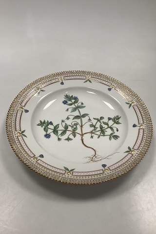 Royal Copenhagen Flora Danica Dinner Plate No. 624 (20/3549)