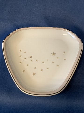 Triangular dish #Mælkevej
Bing and Grondahl
Deck no. 40