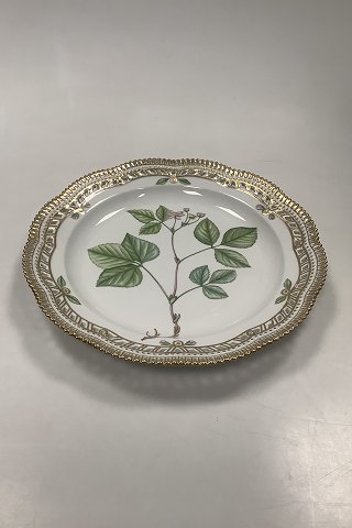 Royal Copenhagen Flora Danica Plate with pierced border No 20 / 3526