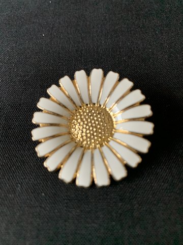 Marguerite Brooch Sterling silver
Measures 3.6 cm.