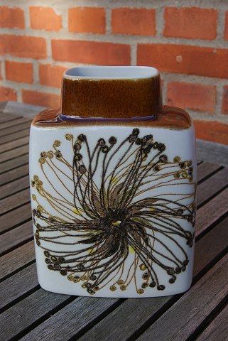 item no: po-Kgl. fajance vase 635-3121