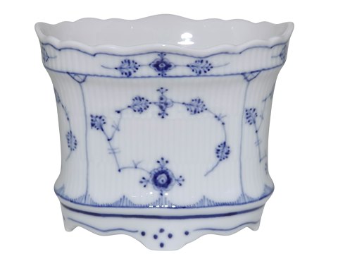 Blue Fluted Plain
Beaker / vase