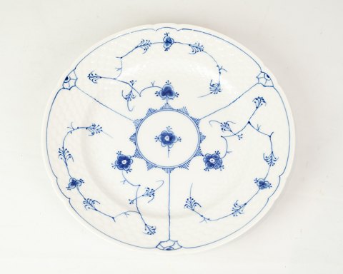 Dinner Plate - No. 25 - Porcelain - Blue Fluted/Blue Paint - Bing & Grondahl
Great condition
