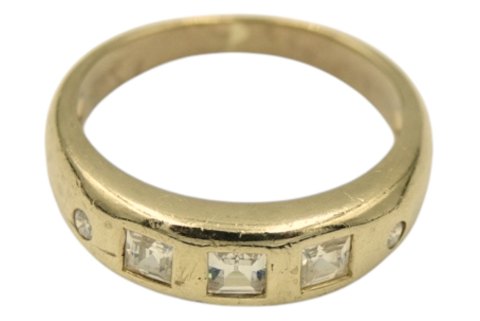 8-carat gold
Ring with five clear stones - Size 54
