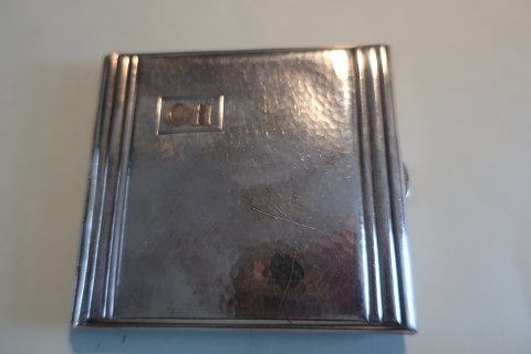 Cigarette case
Silver tin
Pounded
From the beginning of the 1900-years 
"CH" at the front
Inside is written "Erna, 16.9.36"
9cm x 7,5cm
In a very good condition