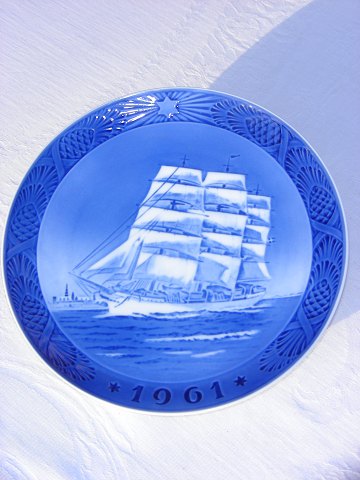 Royal Copenhagen porcelain Christmas plate from 1961