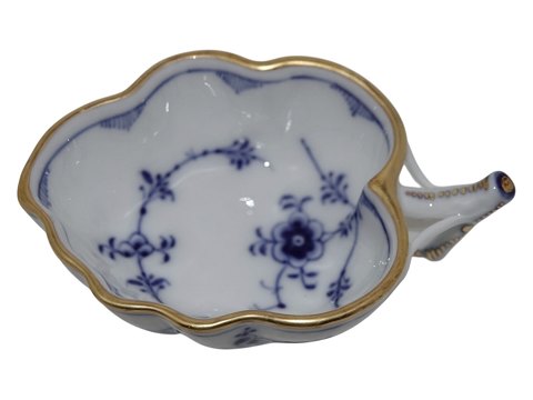 Blue Fluted with gold edge
Small dish with handle