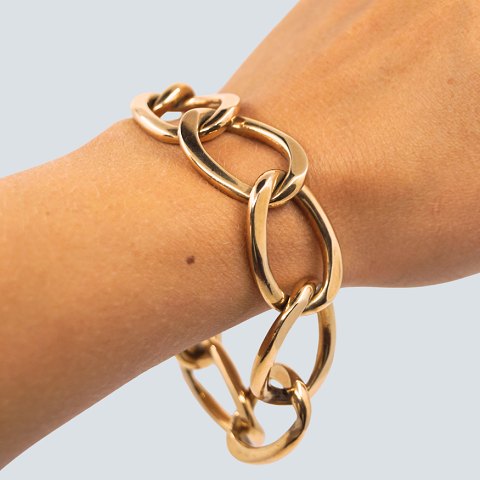 Flemming Kjerultt; Bracelet of 14k gold Flemming Kjerultt; Bracelet of 14k gold