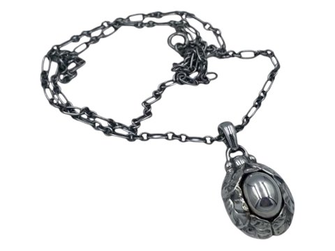 Georg Jensen Årssmykke 1997Vedhæng og halskæde