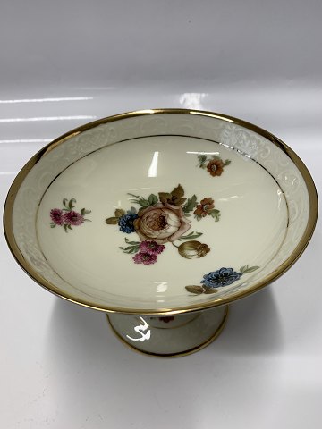 KPM Rosenborg candy bowl on high foot,
Ø. 15 x 11 cm.