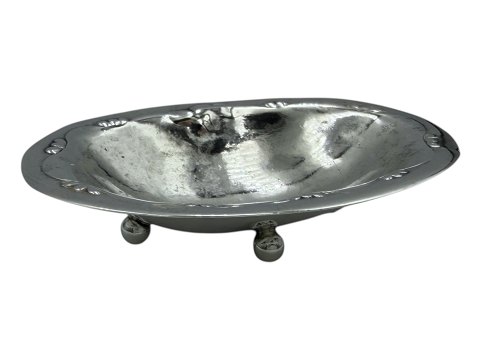 Georg Jensen sølvOvalt saltkar på fire ben