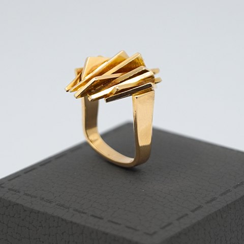 C. Antonsen; Ring i 14 kt. guld