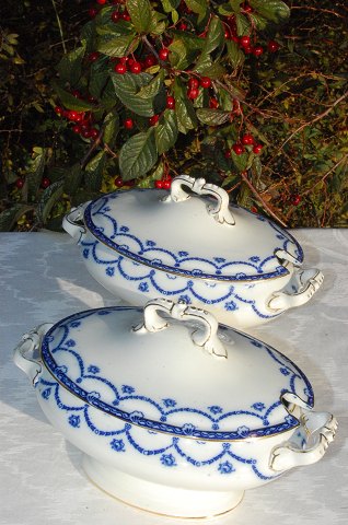 Sauce tureen