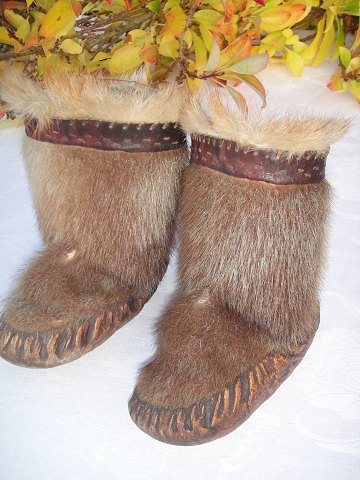 Greenland kamiks and mitts