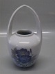 Royal 
Copenhagen 
1763-29 RC Vase 
with handle and 
blue flower 19 
cm Painter 86 
pre-1923 In 
mint ...