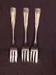 Double fluted 
stain silver - 
cake forks, 
knives - gafæer 
tablespoon - 
decert happen - 
potato ...