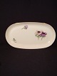 Stand for sugar 
and cream. B & 
G Bing & 
Grondahl with 
anemones.

