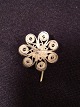 Filigree pin.
 Silver 830s
 Beautiful and 
well maintained 
condition