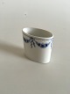 Bing and 
Grondahl Empire 
Tooth Pick 
Holder No 183. 
Measures 6.7 cm 
/ 2 41/64 in.
Empire ...