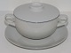 Royal 
Copenhagen Blue 
Line, lidded 
soup cup with 
saucer.
Designed by 
Grethe Meyer in 
...