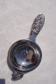 Danish silver 
830s. Beautiful 
tea strainer, 
silver with 
steel. Fine 
condition.