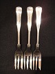 Double fluted 
cake fork 
silver plate, 
with initials